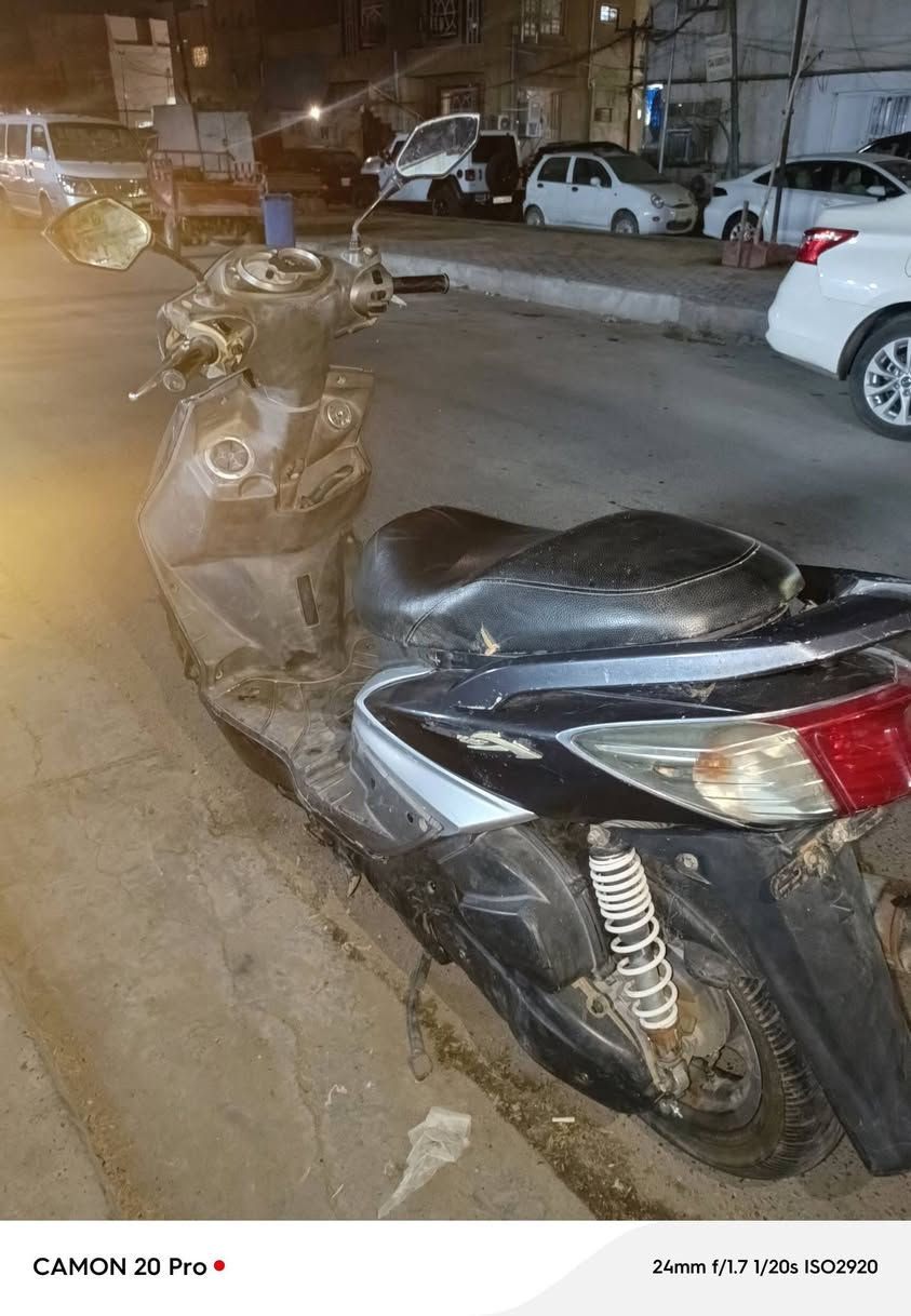 سلام عليكم دراجه سكنس فحل نوزل دراجه كلشي مابيها محرك ممفتوح كهربائي شغاله بس بيها خربطه بل تشغيل وبل مشي عادي متخربط مكان بغداد لاعضميه سعر 550 ***********
