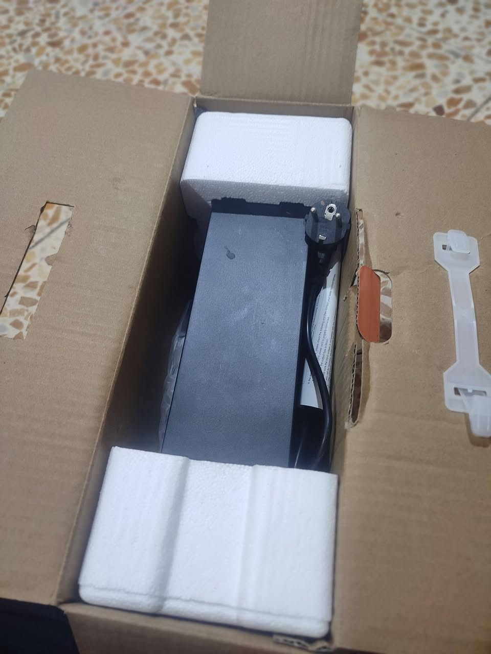 جهاز بلي 4مهكر نضام 12.50 الجهاز كلش نضيف ما مفتوح  لوك ستيكر ويا يو بي اس للتواصل ***********
