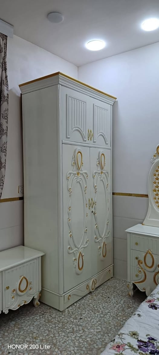 غرفه نوم مستخدمه سنتين ماخذها ب١٦٠٠ قفلها ب ٩٠٠ مكانها بغداد البلديات حي التراث ***********.
