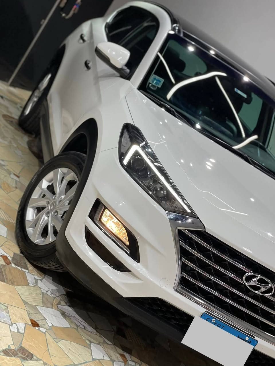 FOR SALE ‼️ 
Hyundai Tucson 2019 
فيس ليفت 
 66.000km 
صيانات توكيل بالفواتير 
فابريكه بالكامل بحاله الزيرو 
رخصه سنه 

للتواصل 📞:01551757717
متاح واتساب ✅️


**إذا كنت صاحب هذا الإعلان وتريد حذفه لأي سبب، رجاءا أرسل رسالة إلى الدعم الفني**