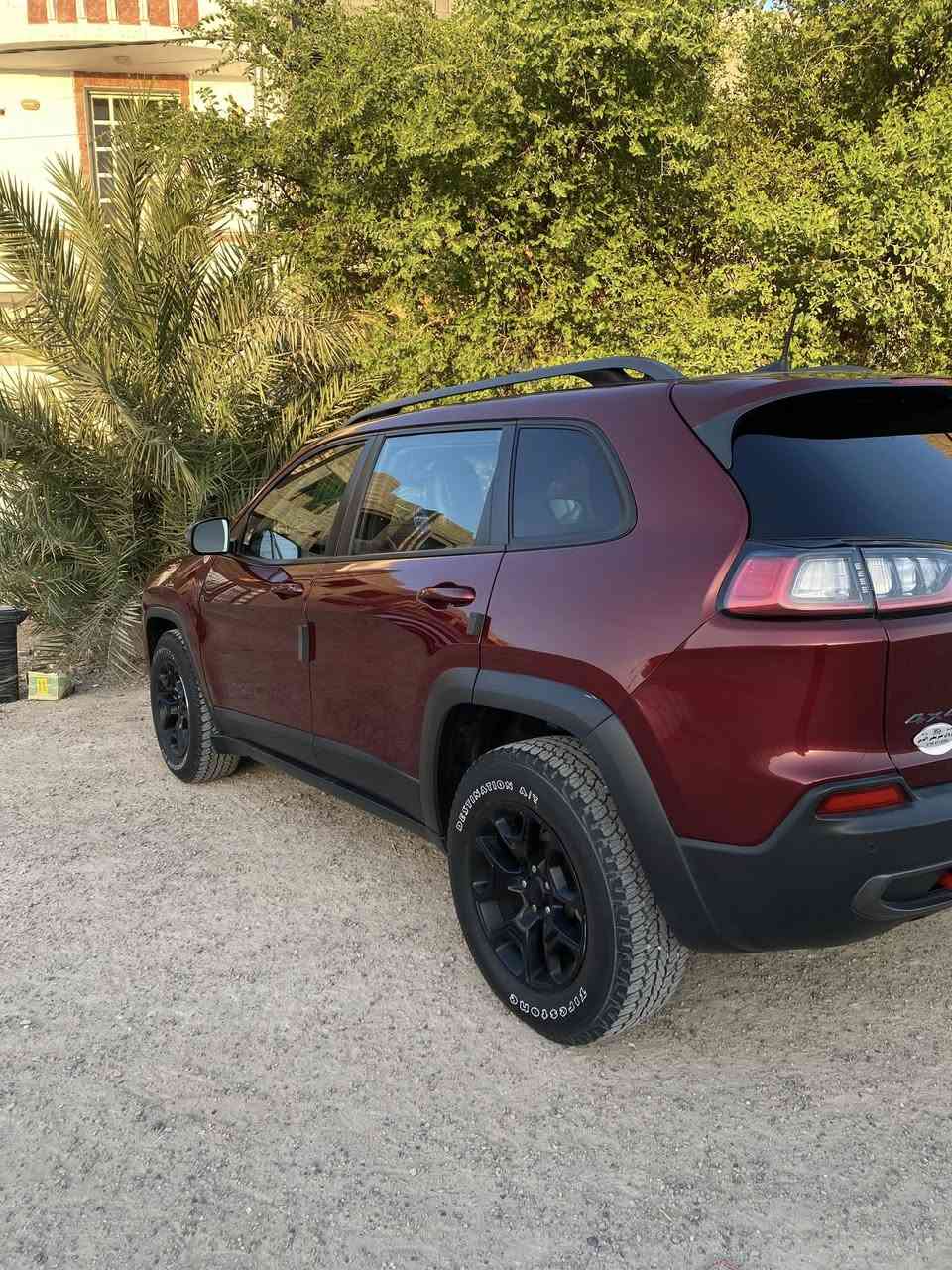 وحش امريكي جيب
شيروكي ترايل هوك ٢٠٢١ 
فول مواصفات 
تشغيل عن بعد 
رادارات 
حساسات 
اشاير مري 
رادار جانبي مع هيتر مري جانبية 
تحديد مسار 
تحكمات ستيرن 
كشن كهرباء جلد. تدفئة تبريد 
ستيرن تدفئة 
فتحة سقف نصف بنوراما 
رقم اربيل بسمي سنوية ورقم انكليزي جديد 
المحرك 3.2 v6  المرغوب 
خمس انظمة قيادة 
لايتات زنون ذكية 
بصمة ابواب مع ترحيب ذكي 
ماشية ٤٩… الف فقط 
ضربتها ب امريكا خشم البنيد عكس السايق 
نصف جاملغ وربع بنيد بدون  دواخل 
السياره جاهزة وهاي تايرها من امريكا جاي تنسه البنجر وغير شي 
سبير منازل 
مكانها الرمادي 
***********
