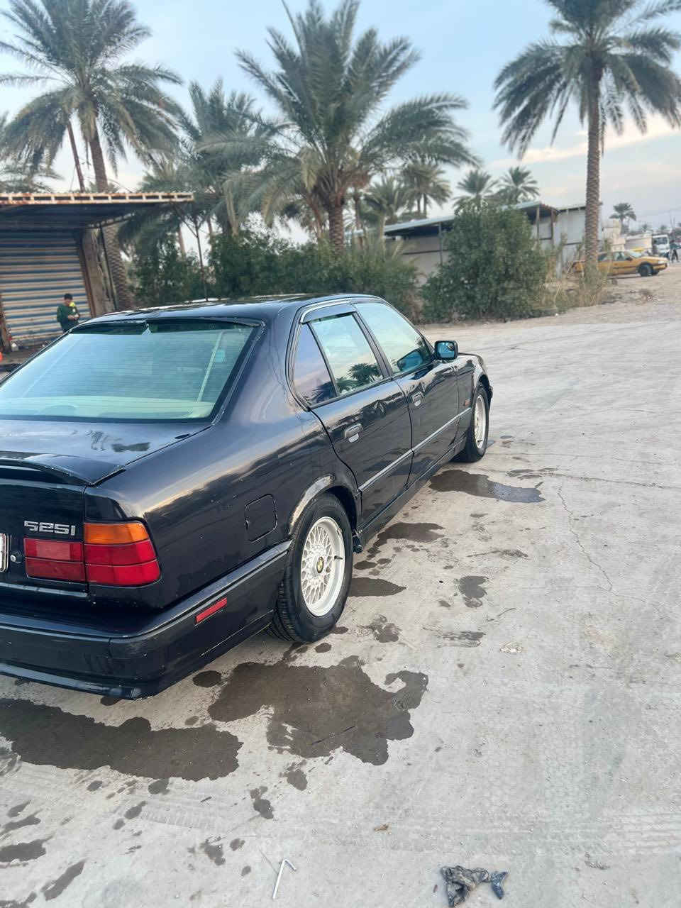 البيـع بي آم دبليو 🩶
مديل 93 ✅. رقم بغداد انكليزي دولي باسمي ✔️

محرك 525 مسكر فانوس  كير مكينه حداديه تخم تاير تبريد دوشمه جاهزه  

تبريد قطعتين غرفه جديدها

فول فتحة سقف كشنات كهربائي 

الـسعر 63 وبيه مجال 

***********

مكاني بابل نادر الثانيه
