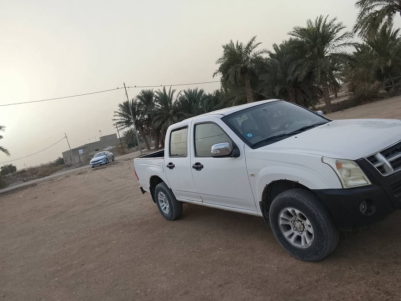 جنبي ١٣ ماشيه ١١٥ الف سنويه  جديده بارد جاملغ الأمامي  أسعر ٥٣  ***********
