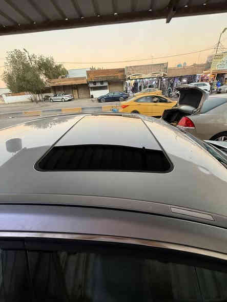 السلام عليكم
للبيع فقط …!
السعر / 15.000 $ ( 150 ورقة 💵 )
E200 

الموديل 2011
E Class 212
حجم المحرك 2.0 
تك تيوربو
ممشى السيارة / 173 الف كيلوا
اللون / سلڤر
الداخل / مخمل رصاصي طوخ + جلد اسود 
المقاعد / كهرباء ⚡️ 
ليد داخلي مع بطاين أبواب
تحكم ستيرن 
مرايا كهرباء ( شفط ريمونت مع جوزة داخلية ) 
حساس ( أمامي / خلفي ) 
طخم تاير مع ويل كب حجم ١٧ جديد
ريمونت شغال لكل السيارة
فتحة سقف كهرباء ⚡️ جام أسود 
 لايت ترحيب  ( زنون عالي / ناصي )
برادي أبواب عدد ٢ خلفي فقط 
بدون سيرفيس 
بدون أي مسج بداخل دشبور العدادات 
گير طرح 
الاضرار / ابواب ( سائق + خلف السائق 
صبغ من تحت الابواب فقط ) 
و بارد ( گصة البنيد ربع متر فقط )
و الباقي كفالة عامة 
و السونار موجود مع صور السيارة 
منشأ السيارة / ألمانيا 🇩🇪 
الوارد /خليجي  🇦🇪  🇶🇦  🇰🇼 🇴🇲 🇧🇭 🇸🇦 
للاستفسار على رقم التلفون 
واتس آپ او مباشر ***********
