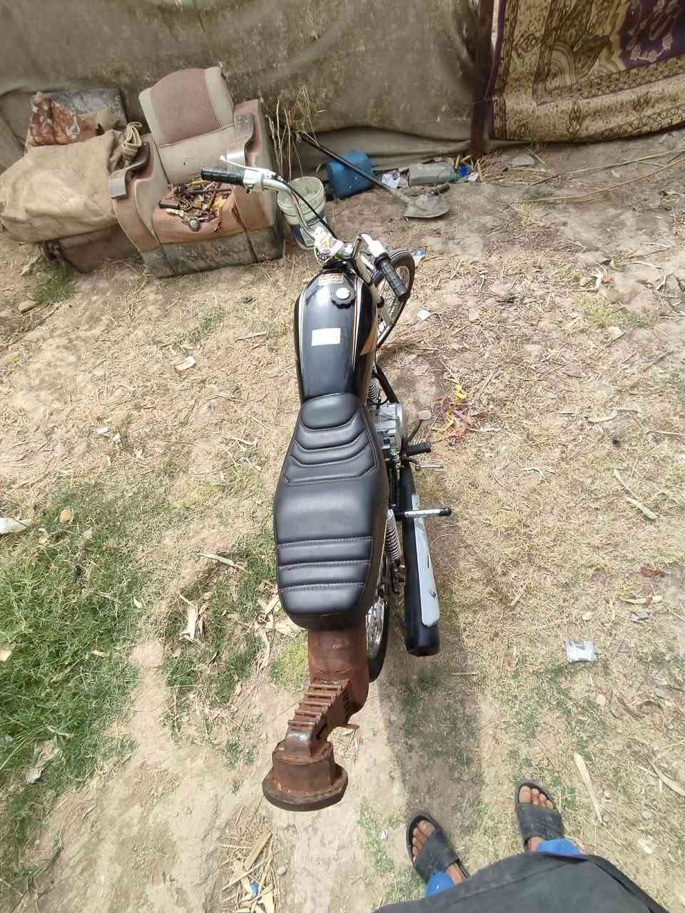 السلام عليكم دراجة كلك مكفولة عن السرقة محرك انتنس برغي مامفتوح مكاني حي الامين ب650وبيهم مجال لو مراوس بماكس نضيفة‏‪0784 507 3701‬‏
