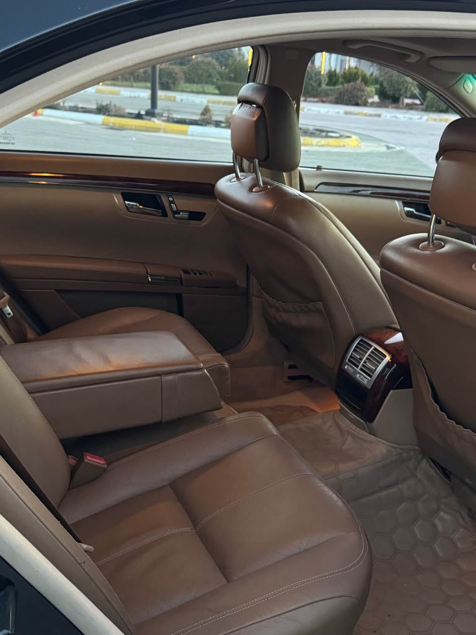 سلاو 
مارسيدز s clas500  2008
فرؤشتن و گؤرينةوة 
دووبةي ساغ ساغ
سلايت 
 ناو زه رد جلد  
داتاشؤ
زوور مواسةفاتي تر
فوول فوول نةقسي مواسةفاتي نييية 
چووپةكاني هةمووي مةزبووت
دوو پارچة بؤياخة بي ناوگرتن ليدراو
گير و مةكينة و كارةباي هةموو گياني بةشةرت مووس و براوةي بةشةرت
سةيارةيكي جوان و پاك و ريك پيكة مالي دؤستة خوار هةموو بازار 

سعر85 و مةجال     *********** السليمانية, العراق
