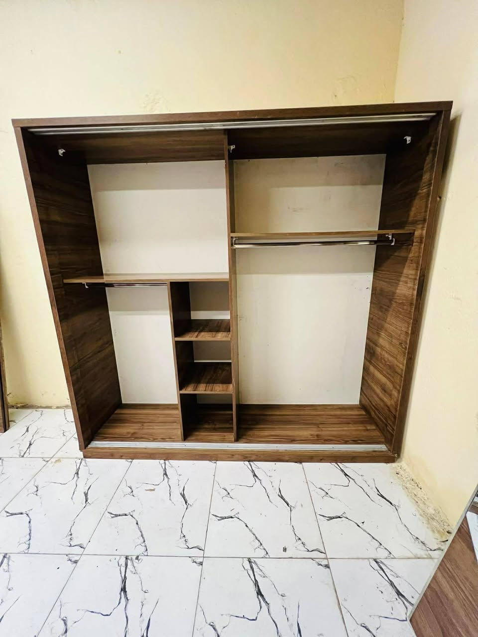 غرفة نوم مستعملة🇹🇷
نضافة90 ٪💯
عدد القطع / 5
نضام / سلايت 💢 
سعرهة 400🔒
شد ونقل داخل بغداد مجاني🚛
يوجود توصيل محافضات
هدية 🎁 طابورية اضافية


**إذا كنت صاحب هذا الإعلان وتريد حذفه لأي سبب، رجاءا أرسل رسالة إلى الدعم الفني**