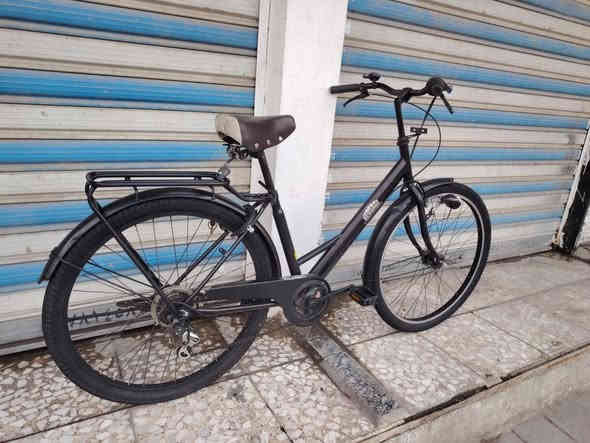 السلام عليكم ورحمة الله وبركاته 
بيسكل بناتي حجم 27 تاير عريض أوزان 
باله ياباني النضافه فول  
قفل خلفي اصلي برجستون 
ماركه ( NEOSAGE)
السعر ( 160 الف) 
 سيبايه عضم اصلي كير ٧ نمر
موديل حديث ٢٠٢٠ 
 كير وحساس شغال فول
 بايدرات باله عكرب شيمانو 
لون ميمز اسود طافي مختم 
تاير عريض أوزان يتحمل وزن 
كشن طبي اصلي أوزان 
فول موصفات قطعه نضيفه 
عنوان المحل بغداد شارع الفلاح 
هاتف ***********
الاستفسار واتساب
