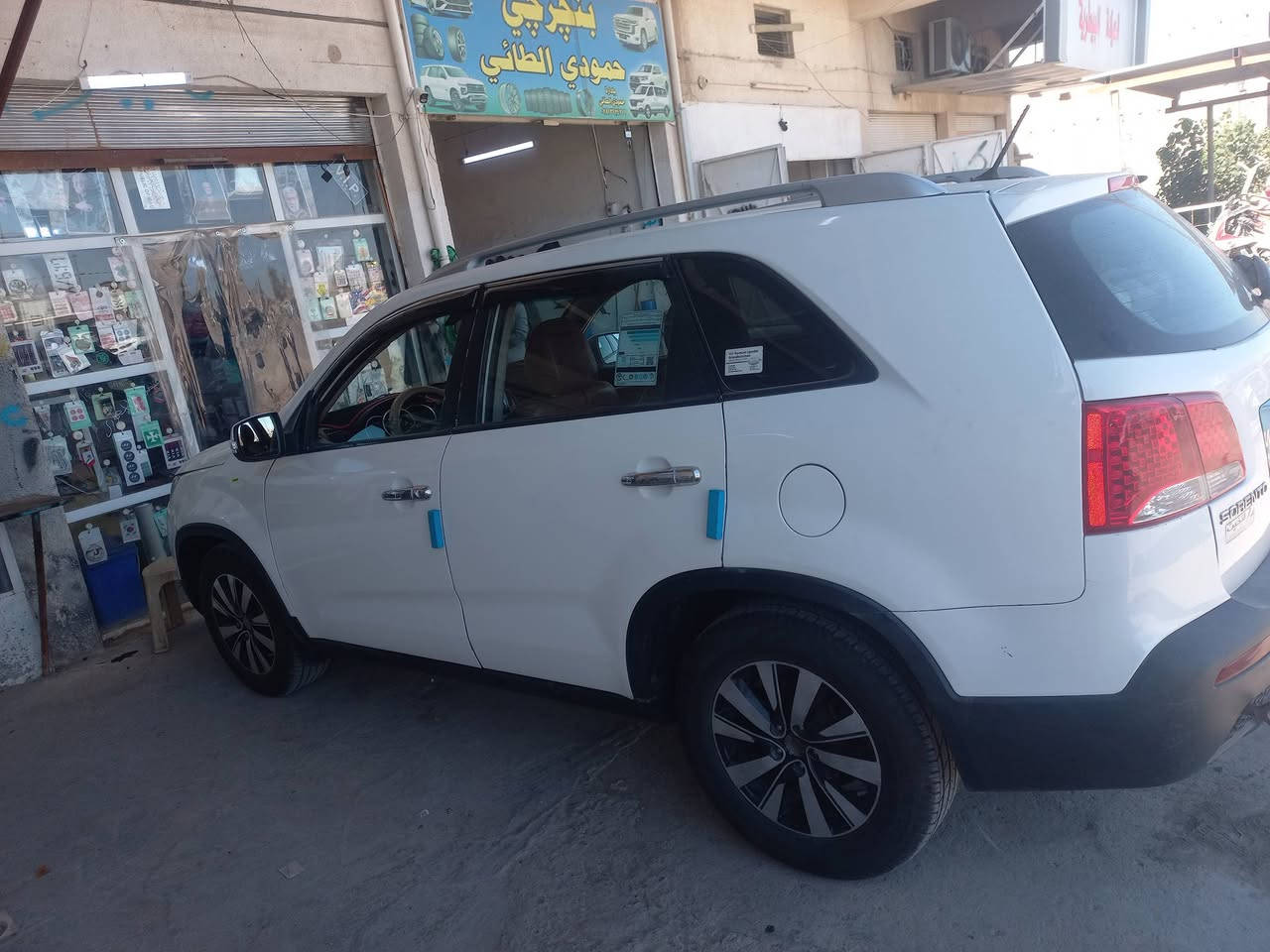 السلام عليكم سورنتو2011 خليجي محرك2400 دوش رقم بغداد لدولي وهزة جديد تحويل مباشر السيارة بيها كم قطعة صبغ السونار مرفق بيها تعديل بطارف اللغد الايسر لشاصي مكفول تخم تاير تبريد باتري جديد وغرفتها حلوة مال جناي السعر115 مكاني بصويرة للستفسار***********
