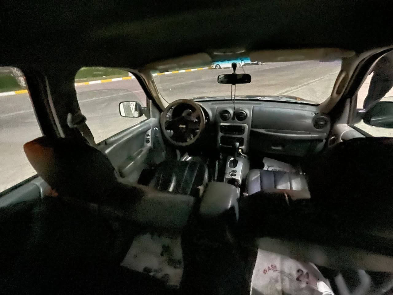 السلام عليكم للبيع جيب ليبرتي موديل 2007سياره جديده وجاهزه مابيهه نقص بيهه صبغ بنيد بسبب الجراد فقط ولباقي كله بلاد بيهه منضومه غاز ادامه كامله مسويلهه تخم تاير جديد سياره كلهه علبلاد رقم بغداد الدولي الجديد بسمي مكان السياره بغداد الحريه او غزاليه رقم الهاتف *********** السعر 77 بغداد, العراق
