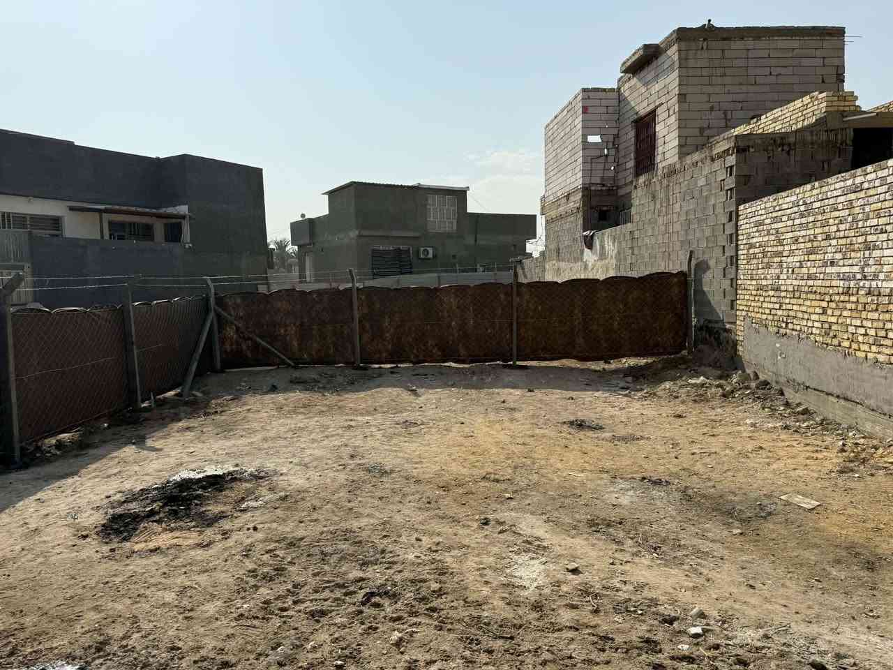 تم تنزيل سعر 18 قفل بيع مستعجل للبيع قطعه مساحة 140متر سند 25 مكان الطهمازيه 
مسيجه بي ار سي وجه 10 ونزال 14 
بداية طهمازية روائي جبير ونوب ع روائي صغير صايره قطعة  تصير على شارعين  شارع بالوجه تبليط وبالظهر تبليط روائي تبليط  الاتصال على الرقم ***********
