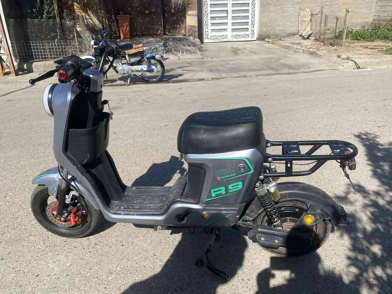 سلام عليكم. باسكل شحن للبيع غراضه موجوده كشن سيبايه نوجوده باسكل صار 40 يوم من خذته بطارياته جدد سعر 500 وبي مجال لشراي ♥...


**إذا كنت صاحب هذا الإعلان وتريد حذفه لأي سبب، رجاءا أرسل رسالة إلى الدعم الفني**