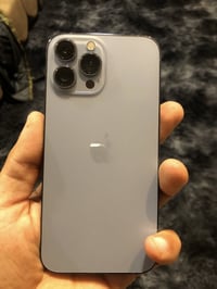 13 برو ماكس ذاكره 256 بطارية 100 مبدله اصليه  الشاشة مبدله وسط وبيها ف...