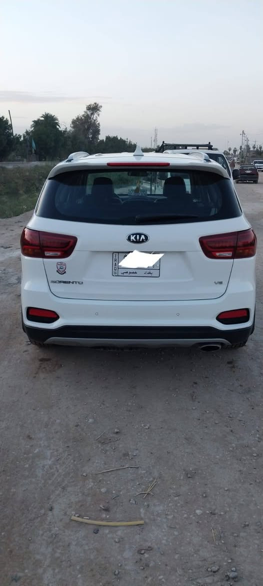 #كيا_سورنتو
موديل 2020 خليجي 

فول مواصفات عدا البانوارما مكفوله كفاله عامه 

#السيارة عل وضع الشركة داخل وخارج.

6 سلندر 3500

رقم بغداد دولي 

سيارة جديده بحاله الوكاله سعره ب
272 وبيه مجال قليل  مكاني ديوانيه عفك 

رقم صاحب السيارة***********
