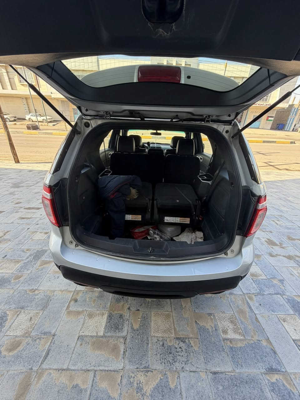 السلام عليكم
فورد اكسبلورا موديل 2011 الون سلفر 
السياره رقم اربيل انكليزي جديد مكفوله من الصبغ والضربه بيها فقط تكحيلات بسيطه وبيها سونر ومابيها اي نقص من محرك كير تبريد 3 قطع ثلج اي نقص مابيها السياره فول مواصفات عده الفتحه كشن كهرباء خزن 3 وضعيات شاشه تحكمات بصمة بلبواب وتشغيل عن بعد وبيها هواي مواصفات تخم تاير جديد السيارت تركب وتمشي والسياره بسمي تحويل موباشر هزه جديده رقم جديد 
وبيها سونر كامل السعر 160 وبيها مجال بسيط للاستفسار ادخل خاص وتدلل


**إذا كنت صاحب هذا الإعلان وتريد حذفه لأي سبب، رجاءا أرسل رسالة إلى الدعم الفني**