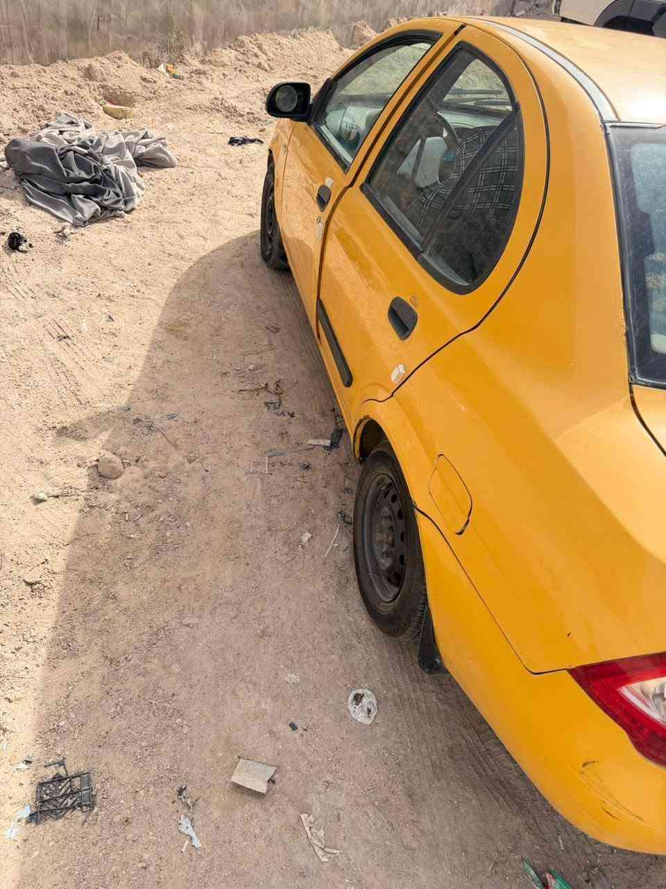 للبيع موديل ١٥ سياره جاهزه حداديه جديدة توني مبدلهه وراديترات ثنين جدد تبريد مصفره هيئه وغرامات تحويل رقم بغداد  سعرهه ٢٠ ورقه وبيهه مجال شي بصيط رقم راعيهه ***********
