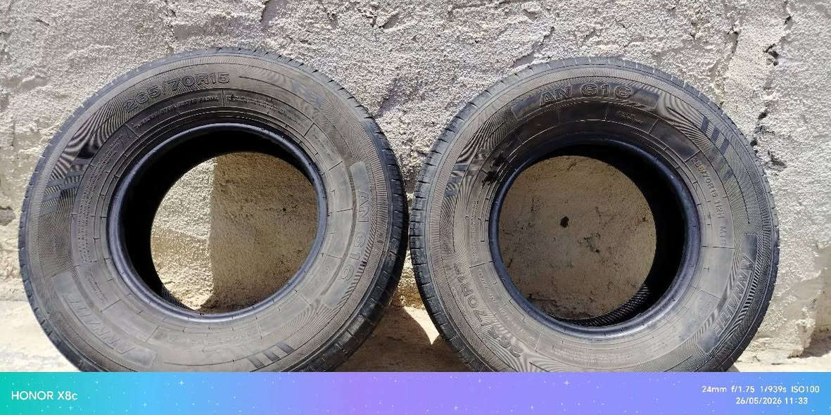 زوجين تايرات للبيع. زوج   15 /70 /255 الزوج الثاني 15 /70 /265 للاتصال ***********
