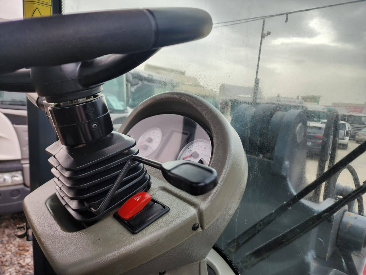 للبيع شفل تركس حجم 120
موديل 2015
بم ونوزل
قفل كيله 
دكمه طسه 
منفيست ورقم كاتي 
***********
***********
ابو سيفر 
الشراي يتصل
