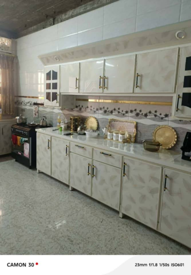 متوفر بيت في حاوي الجوسق مساحة 400 متر نموذج 25 زراعي متوفر خدمات ماء وكهرباء 
مساحة البناء 280 متر 
ثلاث غرف نوم استقبال وهول ومشتملات 
بسعر 130 مليون 
للاستفسار أكثر الاتصال على الرقم *********** او المراسلة عبر الخاص
