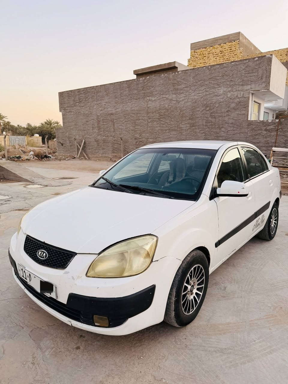 ياالله يارزاق 
     السلام عليكم 
كيا ريو 2008 لون ابيض 
       رقم بغداد دولي تحويل مباشر سنويه لل 29 
مكينه 1600 دوش المرغوب كير وتو ماتيك 6 نمر 
       بيه ( جاملغ وبنيد صبغ بدون حادث شرط الفحص
السياره جاهزه مجهزه ماناقصه كلشي سياره بلاديه ماملعوب بيها 
      السعر ( 73 ) وبيه مجال 
الشراي يتصل *********** 
      مكان السياره بابل 
                  الخاص مغلق بدون حراج
