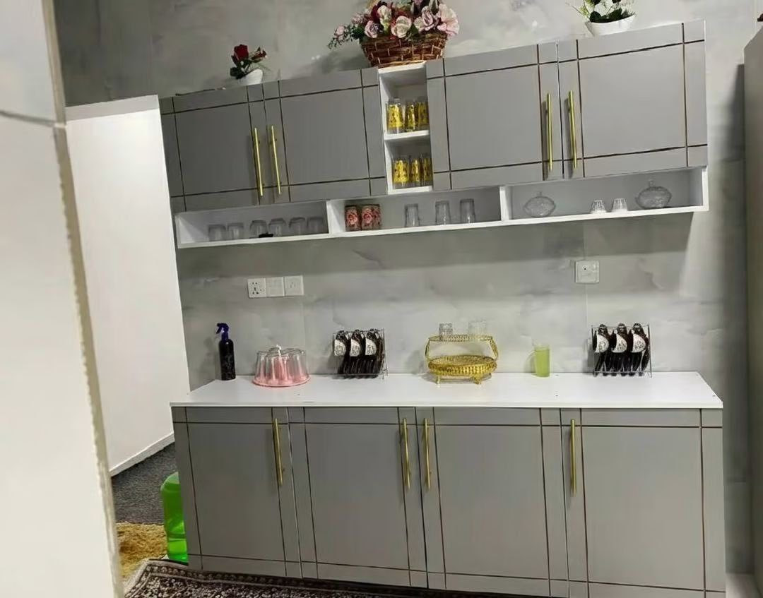 كاونتر ارضي وملحق مترين وسنك متر و20
خشب mdf السعر 250 الف 💛✨


**إذا كنت صاحب هذا الإعلان وتريد حذفه لأي سبب، رجاءا أرسل رسالة إلى الدعم الفني**