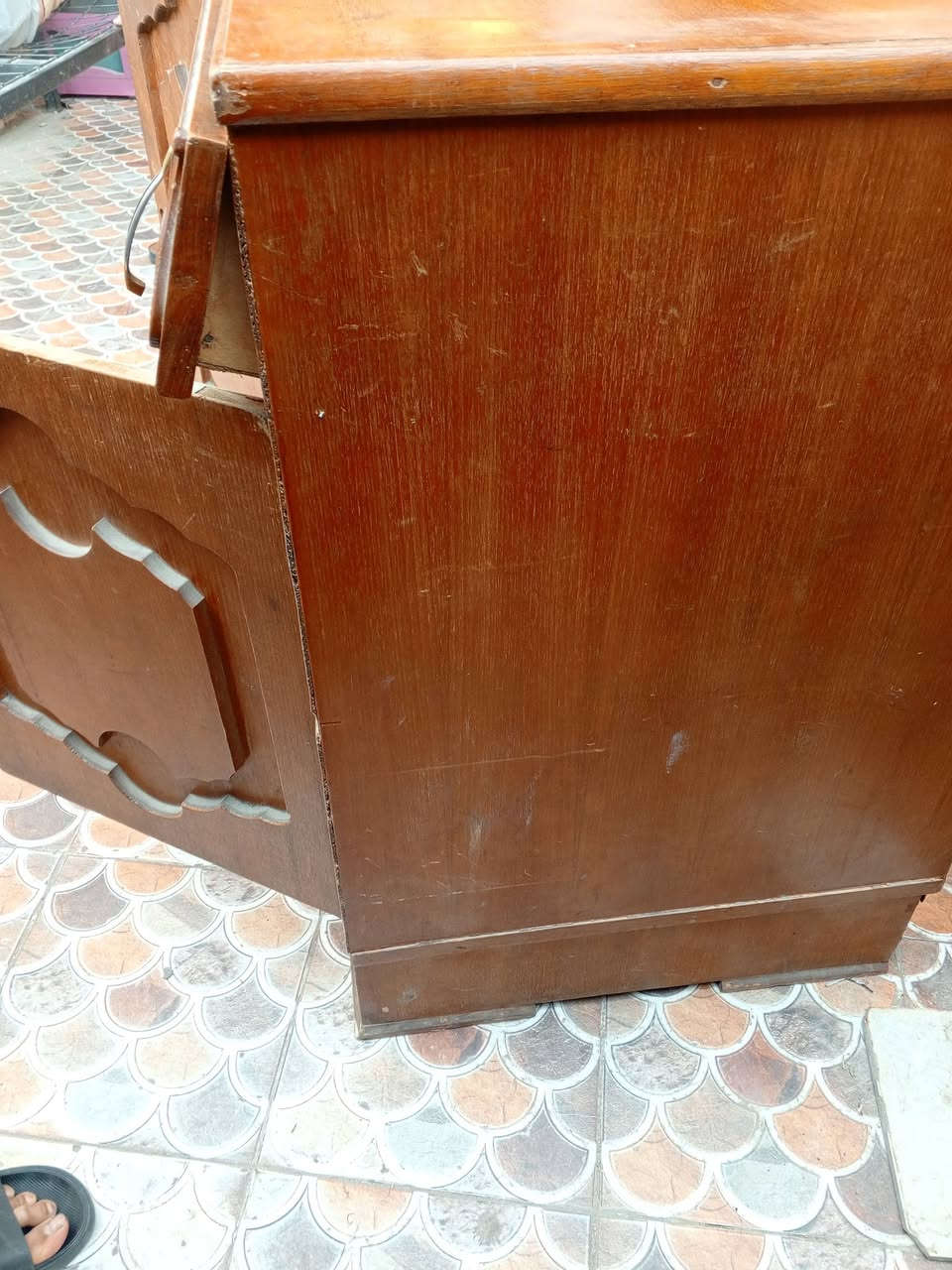 السلام عليكم بوفية 3 بيبان ومجرين واحد من المجرات عطلان السعر 25 الف مكاني الدورة حي اسيا ***********
