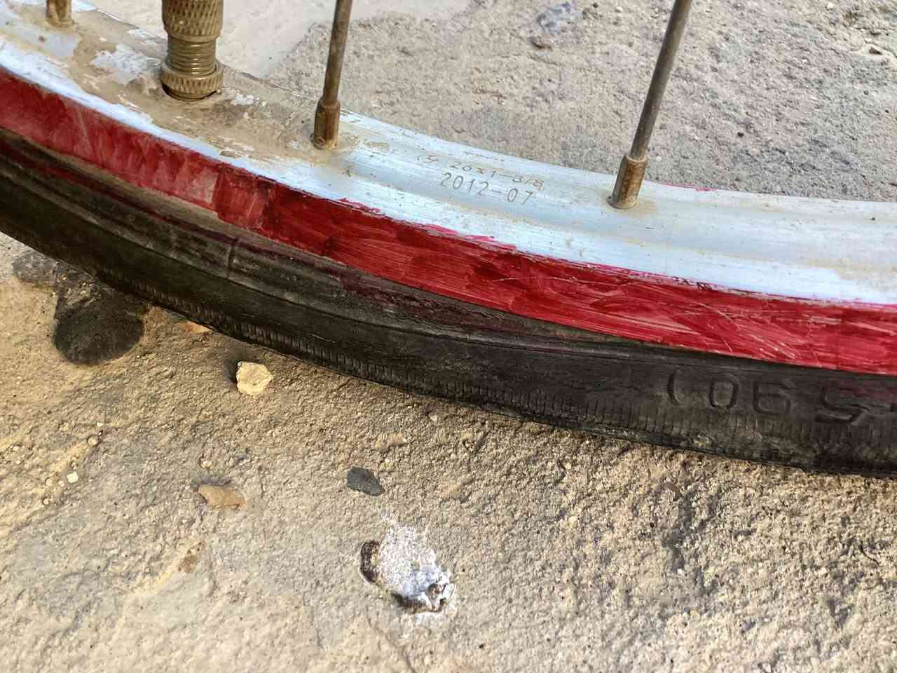 السلام عليكم بيسكل بناتي للبيع حجم٢٦ بيسكل نضيف شوفه عينك ٧٥ وبي مجال للاستفسار ***********
