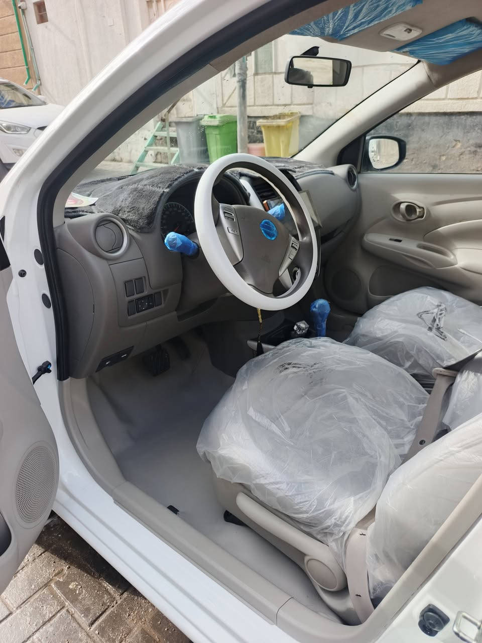 سني 2025 عداد 28 قابل لزيادة مابيهة اي نقص سيارة جديدة دوشمة ارضية كشنات لايت زنون شاشة اصلية ...السعر 125 
المكان بصرة ***********
