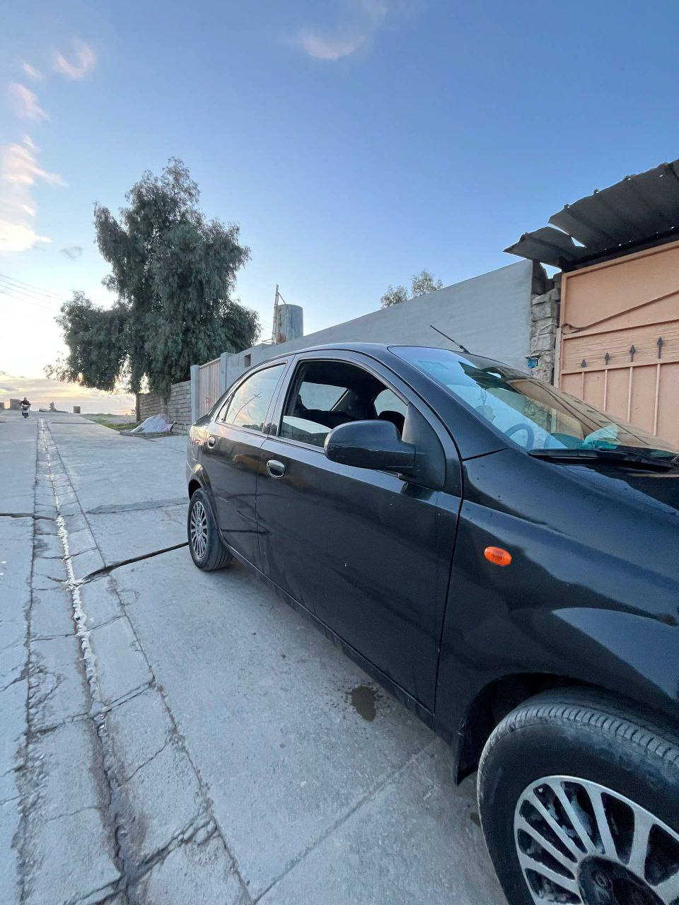 للبيع اڤيو موديل 2005 رقم نينوئ 
شرط تحويل وكالة كابون بانزين بيها بدون ضرر
سيارة نضيفة ومال جناي بيها صبغ جمالية فقط
طخم نضيف وايرمنية كلها شغالة تواير جدد كير شرط.              مكينة. مال استرة بيها بداية نفخ.
عنوان موصل الايمن شراي اتصل وتدلل #السعر 48
***********
