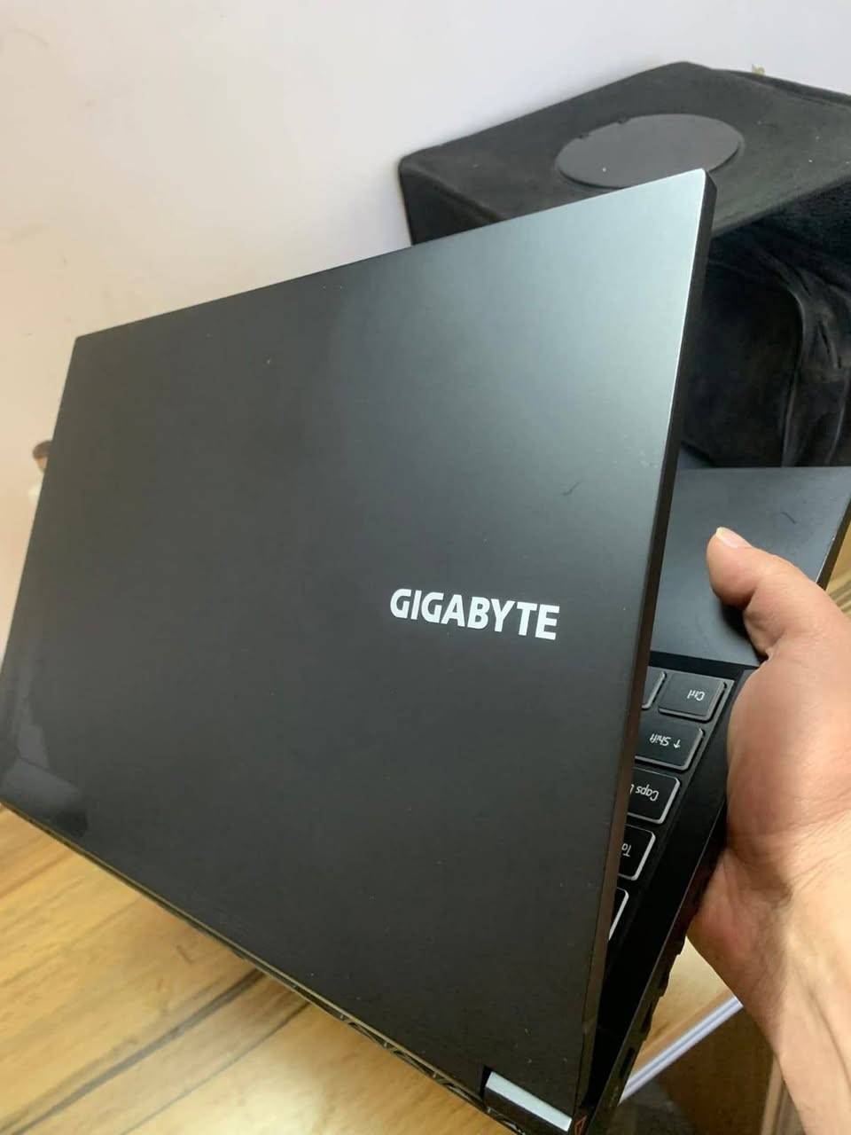 ب مليون و ١٠٠
Gigabyte G5 KF

I5 12500 12Core 16 threads 

RTX 4060 8G

RAM 16G DDR 4

SCREEN 15.6 144HZ 

M.2 512

وياه جنطه ظهر خاصة و فان ٦ مراوح فقط*

حاسبه وكاله عربي انجليزي


**إذا كنت صاحب هذا الإعلان وتريد حذفه لأي سبب، رجاءا أرسل رسالة إلى الدعم الفني**