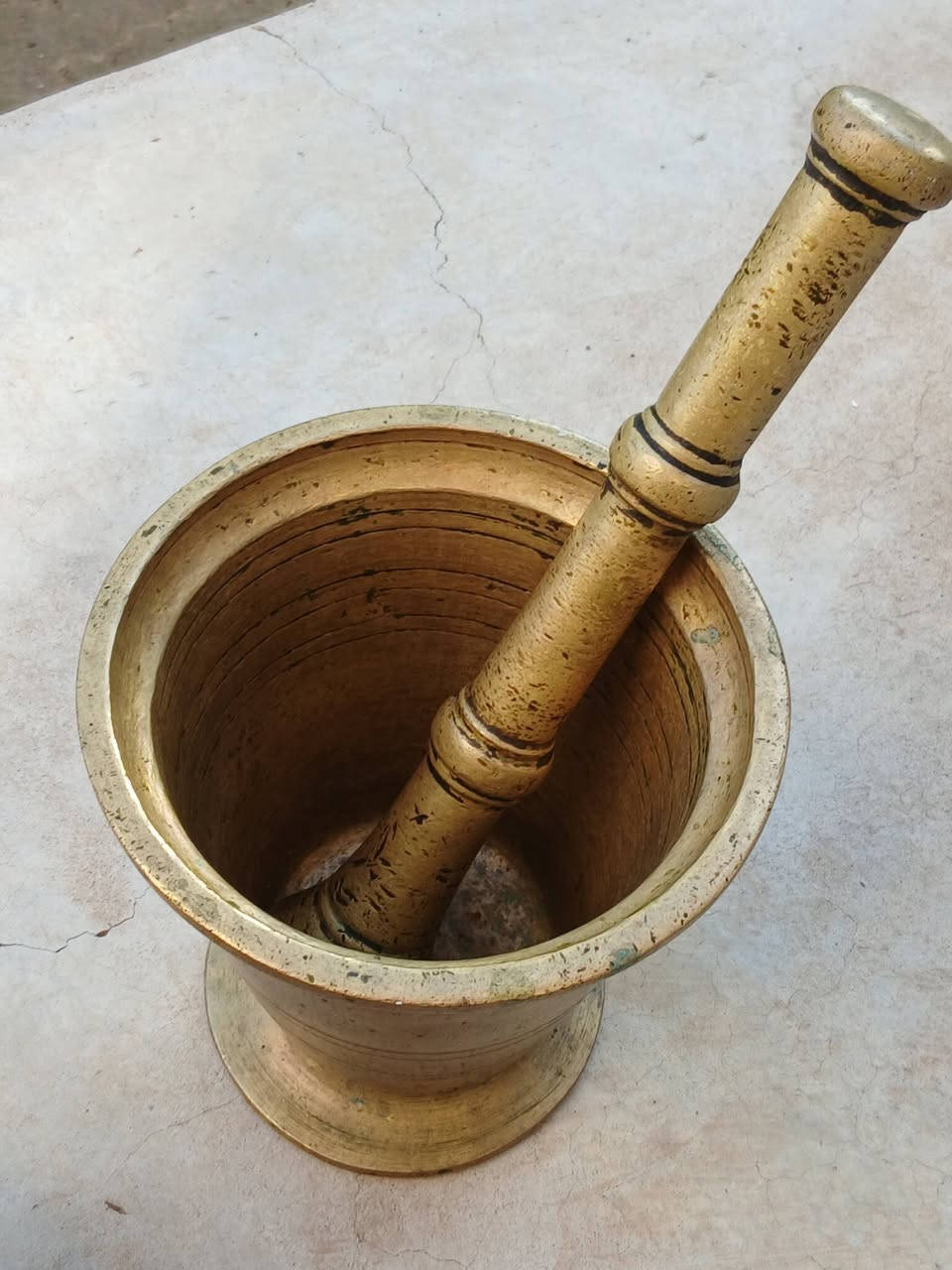 السلام عليكم
هاون للبيع اصلي و ثقيل حجم كبير سعر ١١٠ الف 
رجاء الي ما يعرف بالاشياء او اسعارهم لا يحجي علي مال الناس  

برا هاون بو فروتنێ یێ عەسلیە ب شەرت حجمێ مەزن و گەلەکێ قورسە ژی سعر 110 هزا
هيفیە یێ نەزانیت ئەڤە چیە و سعریت وان چەندن بلا ب مالێ کەسێ نە ئاغڤیت ❤️


**إذا كنت صاحب هذا الإعلان وتريد حذفه لأي سبب، رجاءا أرسل رسالة إلى الدعم الفني**