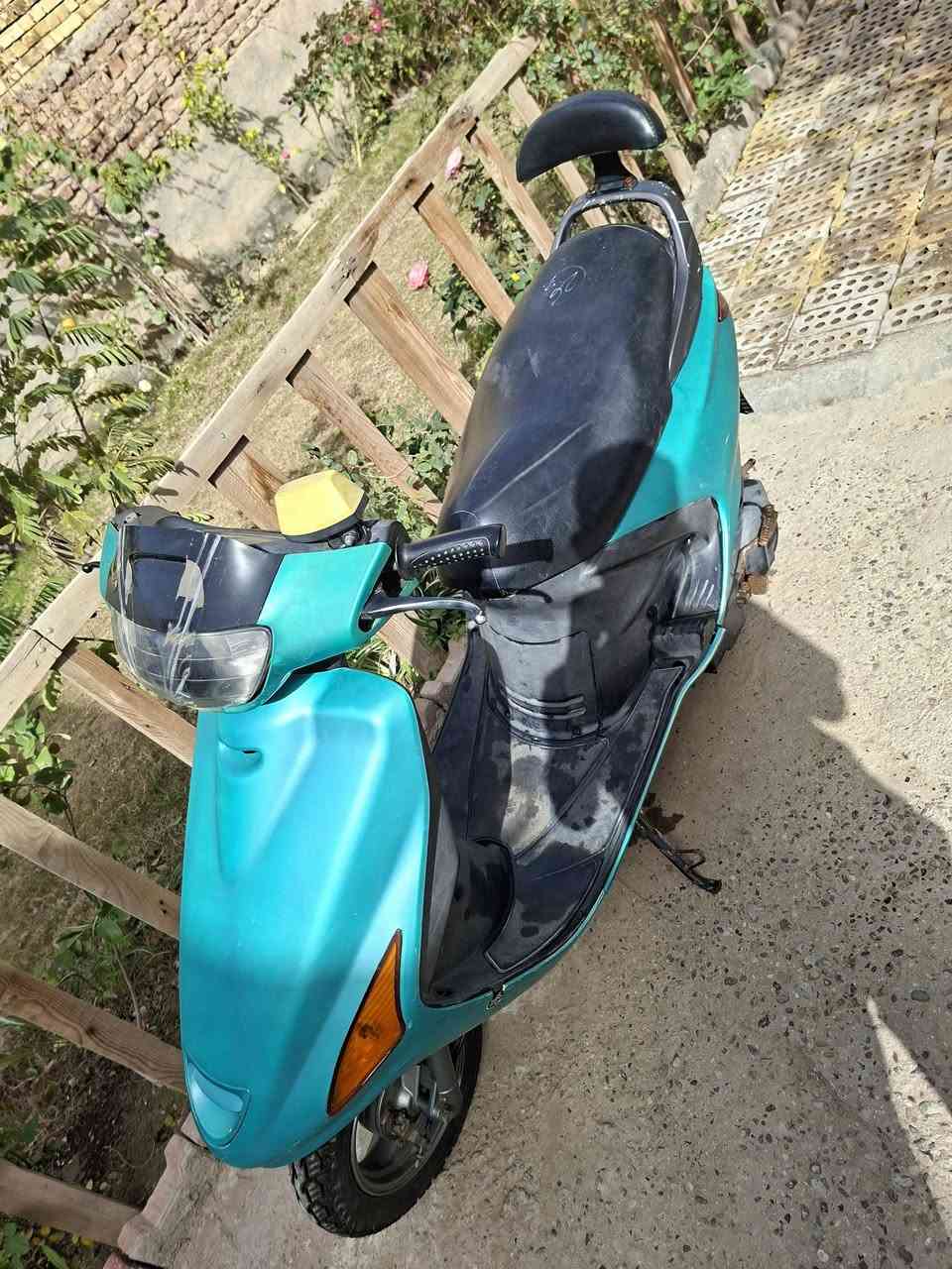 سلام عليكم حبايب دراجه للبيع نضيفه الله شاهد مال منتسب يعني ما متعوبه وتايرات ثنينهن جدد مبدلات مكاني كربلاء طويريج السعر ٤٥٠ بيها مجال حك الجيه   ***********
