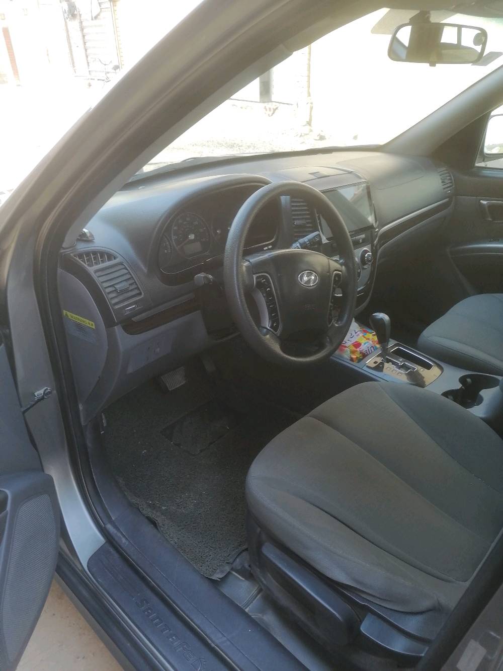 سنتافي وارد أمريكي 2011 محرك 2400 سياره ليبل واحد بدون صبغ او تبديل حادثها ضربه خفيفة جاملغ امامي ايمن بدون صبغ او تبديل السعر المطلوب 125$ وبيها مجال بسيط 