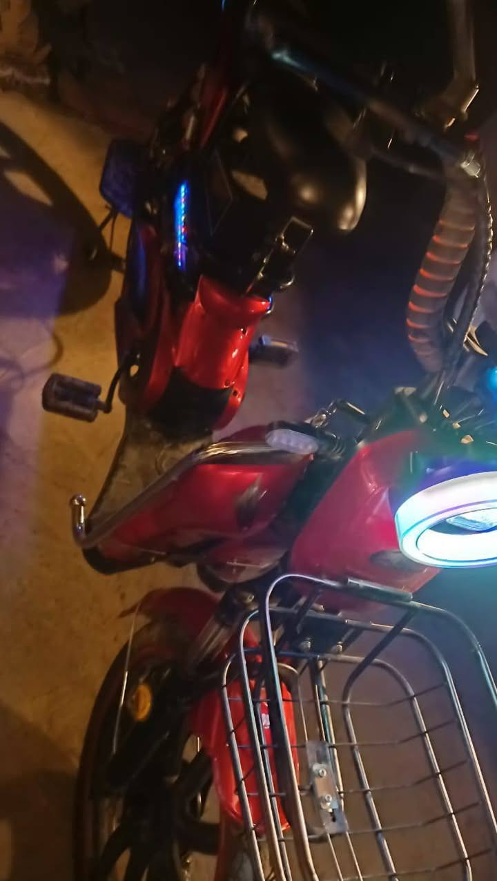 للبيع دراجه شحن السعر 550 وبيهه مجال الاتصال على رقم ***********
