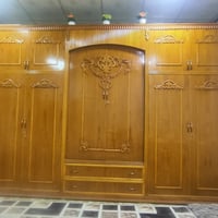 صندوق للبيع  شرط نضيف ولا خدش مابيها سعر 450 وبيها مجال الحجم استندر 3...