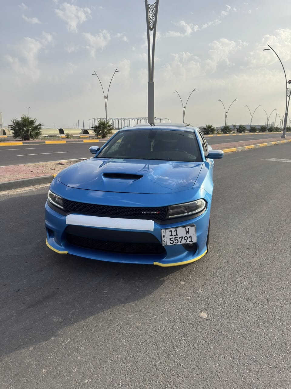 جارجر GT  جيتي  )
(‏‎ وكاله هارلم خليجي  ) مغلفة PPF ضمان 10 سنوات 
‏‎الموديل : 2019 . (سياره خليجي وكاله هارلم ) 
‏‎( المحرك : 6V 3600. ) 
‏‎(سياره كفاله عامه لا صبغ ولا بارد ولا. شخوط ) 
‏‎العداد :80K الف  شرط الفحص  ( سياره جديده ) 
‏‎(سياره بلاديه كله علا ايد وحده )
( رقم بغداد بسمي الجديد تحويل ثاني يوم )
‏‎المواصفات : الون بحري الجميل 
‏‎* نسخة  GT 
‏‎* حساسات خلفية . 
‏‎* شاشه كبيرة مع نظام ملاحة نفكيشن GPS .
‏‎* سستم صوت الپاين مع سماعات پريميوم .
‏‎* ويل قياس 20 انج . 
‏‎* مصابيح امامية زنون . كلش عالي فلاش
‏‎* كشافات الضباب زنون . 
‏‎* فتحت سقف (سلايد) . 
‏‎* مقاعد رياضية من الجلد الفاخر . غرفة مخليلة بلون السيارة كلفتني 4 ورقات 
‏‎* المقاعد الأمامية كهربائية . 
‏‎* مقاعد أمامية تبريد وتدفئة . 
‏‎* تشغيل عن بعد . 
‏‎* ستيرن كهربائي . 
‏‎* تدفئة ستيرن . 
‏‎* محدد سرعة . 
‏‎* تلفون بلوتوث . 
‏‎* كاميرا خلفية .
‏‎* مرايا متحسسة للاضاءة العالية .
‏‎* كير شفتر بالستيرن . 
* الداخل سيستم كاربون ڤايبر كامل دشبول وبيبان 
‏‎* دخول ذكي (بصمة) .
سياره ماخذه من شركه هارلم 
سياره  خليجيه 📍
قطعة نادره سياره استخدام شخصي 1
‏‎رقمي *********** 
مكاني البصرة 
‏‎
