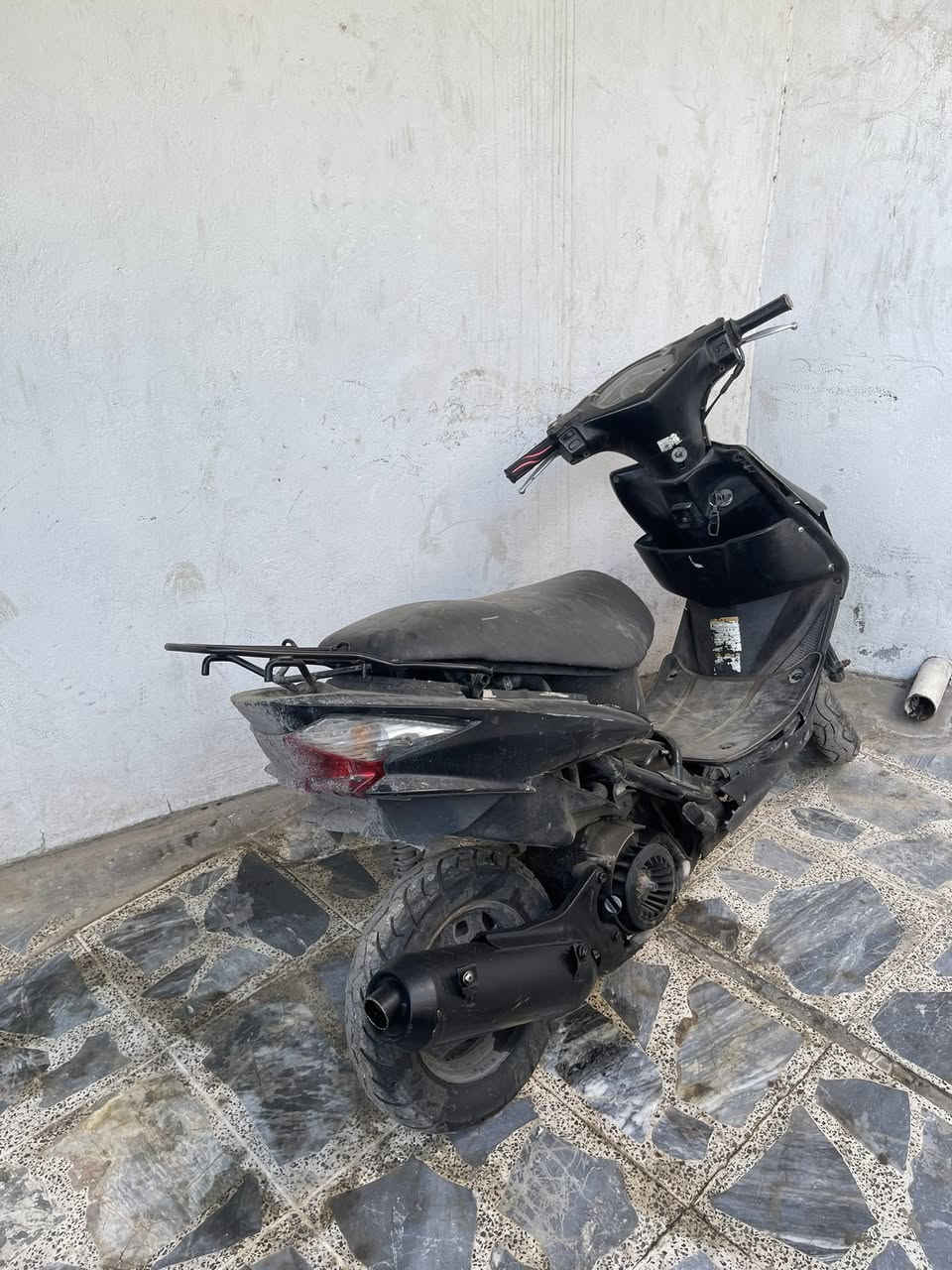 السلام عليكم دراجتين كوم حديد كوم حديد بريز وساسكوي قفلهن 300 الاتصال *********** السعر لحد يعامل عليه لان قفلهن
