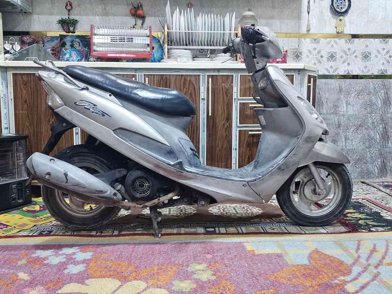 دراجه ماكس منغولي بلاديه 2008مكينه ما مفتوحه جيب مصلح وافحص السعر 600وبي مجال مكاني كربلاء حي السلام ***********
