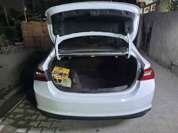 سلام عليكم 🙋
ماليبو 2023 للبيع 
ارخص سعر بكل العراق 👇
مواصفات LT
ماشيه 46 الف K/m⁉️
السياره جاهزه متحتاج ولا ربع 
المواصفات💥
شاشه ✅
كامره خلفيه✅
رادار امامي وقوف ذاتي عند الحوادث ✅
مقاعد اماميه تدفئه✅
مقاعد كهرباء✅
بصمه ✅ 
كروز سرعه✅
تحديد مسار ✅
شاشه تدعم الابل كار بلاي + الاندرويد اوتو✅
نضام توقف المحرك التلقائي لتوفير الوقود✅
هاند بريك كهربائي✅
تبريد مناخ قطعتين بيانو ✅
محرك 1500 T✅
تشغيل عن بعد ✅
السياره جداً نضيفه وماتحتاج صرف ابد 
الكير + المحرك + كهربائيات كفاله
حادثها مرفق بل صور👇
الضرر 
جاملغات امامي + دعاميه اماميه تبديل 
جاملغات خلفيه + جنطه + دعاميه خلفيه مرشوشه كلير فقط توحيد لون لا اكثر 
سعرها 129 وبيها مجال وماكو ماليبو بهيج نضافه بهل سعر 
رقمي 👇
‏‭0773 833 1282
