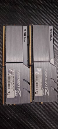 ٨×٢ ١٦GB • DDR4 ٣٦٠٠Hz • موصل