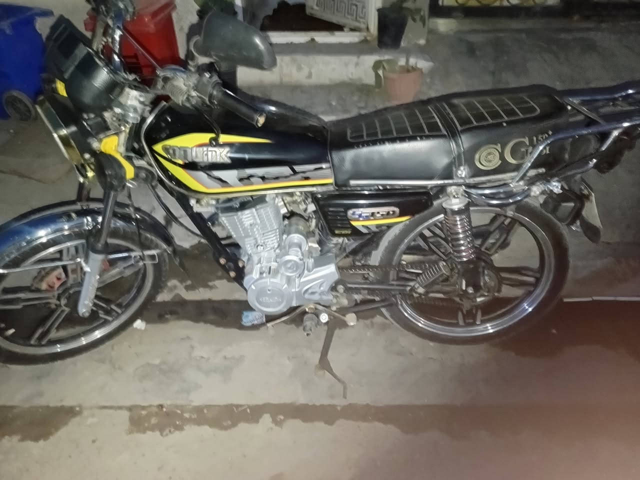 السلام عليكم للبيع سولنك موديل 24 شهر 9 نازله دراجه كفاله عده نقص دشبول واقيه مال زنجيل السعر 675 مكان بغداد ***********
