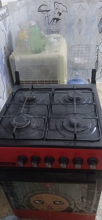 فرن • نظيف • استعمال قليل