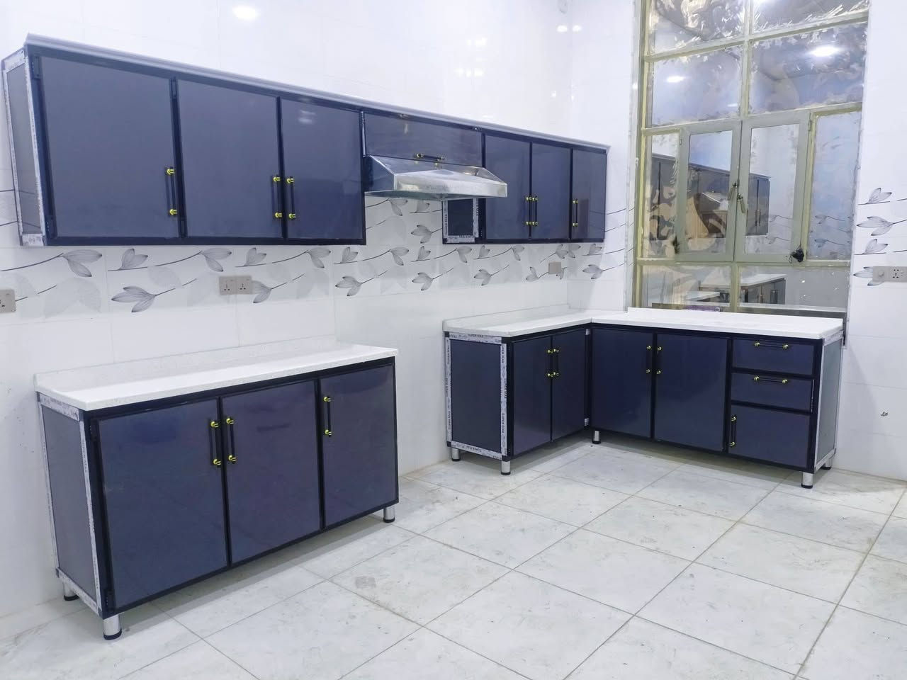 من معمل اللحين المنيوم  😍 اسعار مناسبه جدا 
تفاصيل العمل (مقطع المنيوم ثقيل وحسب طلبكم  ابليت الارضيه والضهر ثقيل الرفوف مقطع وبنل  اسفل كل جسر المنيوم للمتانه وتنضرب سيليكون) تحشيه خشب من داخل مقطع القوه 
وتغليف الابواب حسب طلب الزبون
السعر يشمل التاج😍 والاناره 😍
العنوان ناصريه الاسكان الصناعي بدايه نزله الثانية مقابل العمارات 
اي استفسار راسلنا📱 وتساب وتدللون 
أو أتصل بنا على الرقم التالي☎️*********** متابعة
