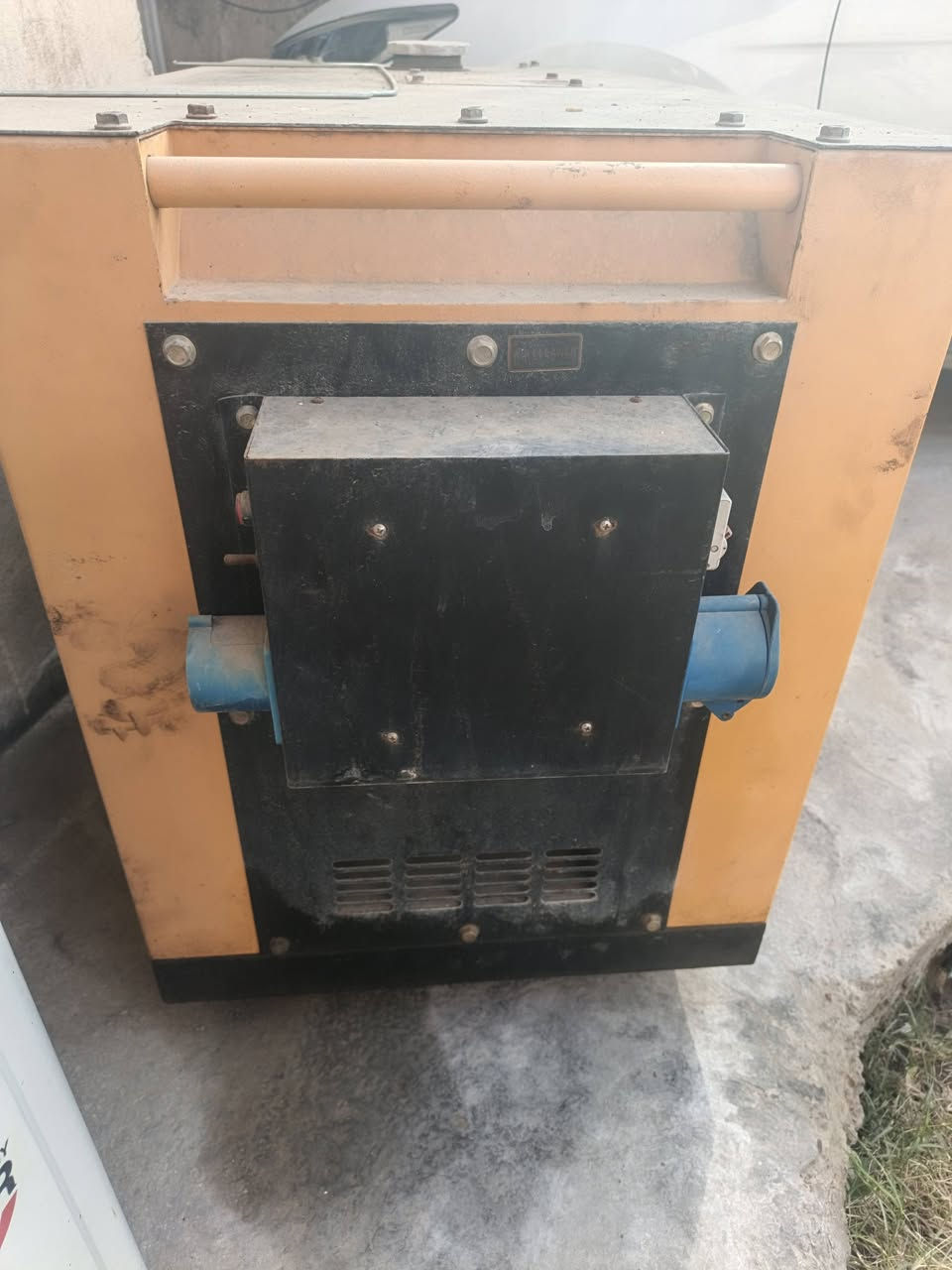 مولد كاز كاتم ٦كيفي شغاله نقصهه فقط باتري مكاني بغداد الحسينيه الراشديه سعر ٥٥٠ شراي يتصل ***********
