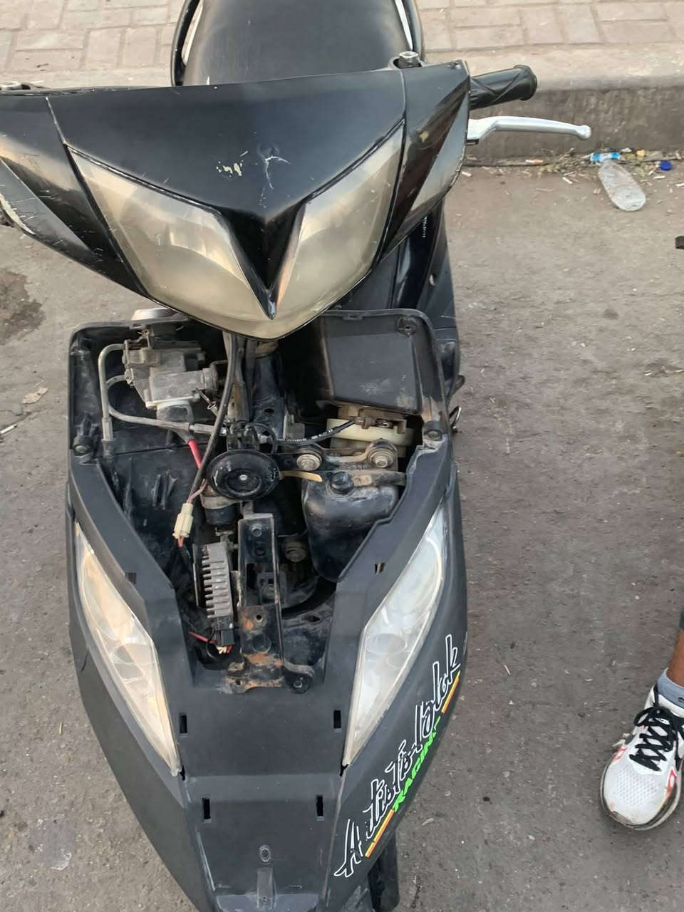 دراجه ثعلب بلاديه بس الكفر الامامي مكسور كهربائياتهه كلهه شغاله رايدهه ب375وبيهه مجال مكاني مدينه الصدر سوك الكياره ه‍***********
