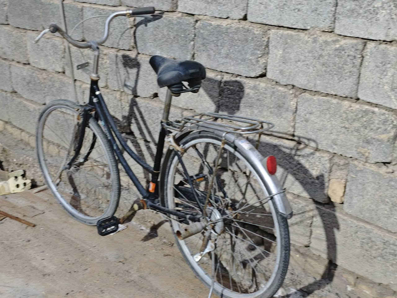 السلام عليكم بايسكل نظيف متروك صارلة سنة للبيع رايده ب 50 الف قفل


**إذا كنت صاحب هذا الإعلان وتريد حذفه لأي سبب، رجاءا أرسل رسالة إلى الدعم الفني**