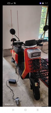 R7للبيع 450 وبي مجال خمس بطاريات  بعده جديد  فول مواصفات  800كيلو ماشي...