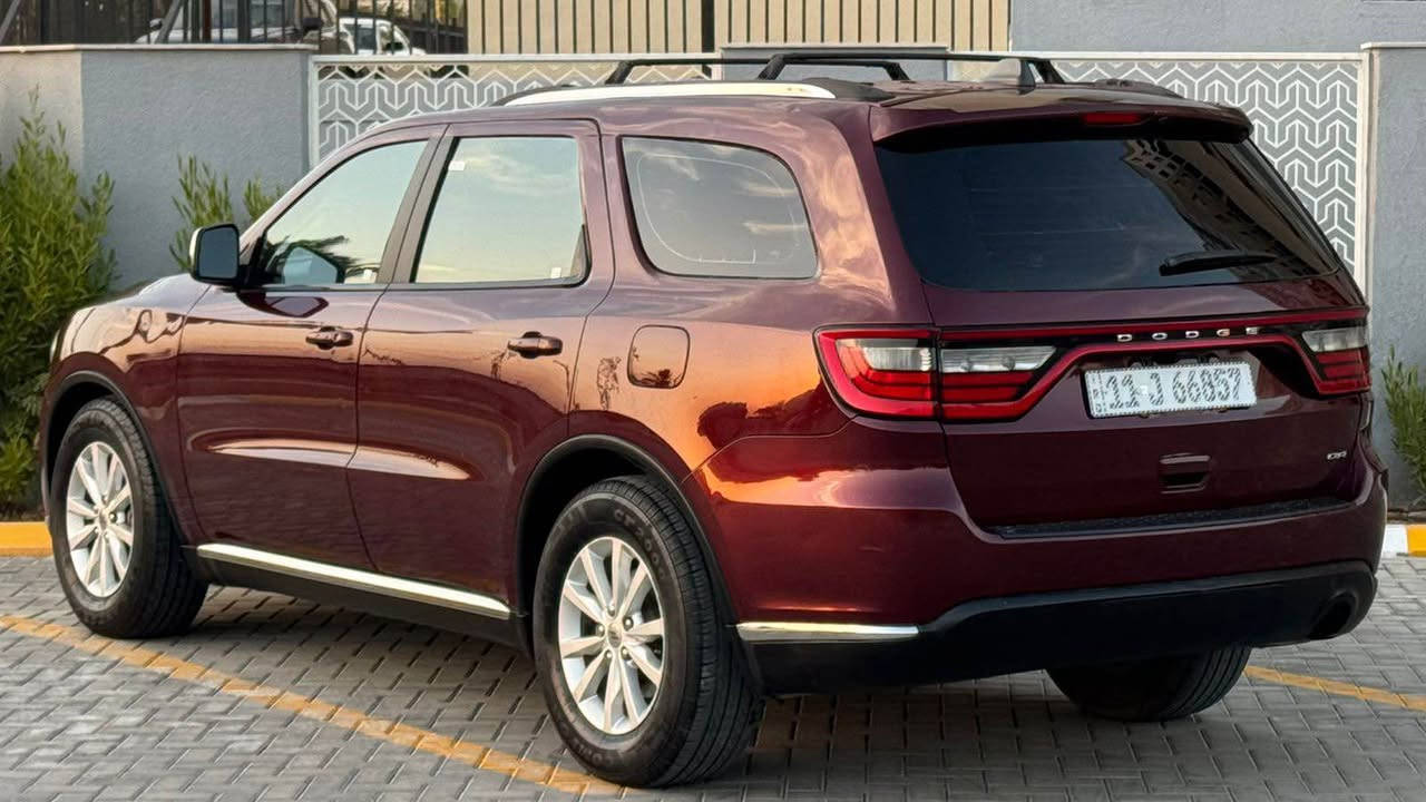 Dodge durango 2020 دوج دورنكو 
ضررها بامريكا حرق بالغرفه و على اثرها انرشت 
صور الضرر مرفوقة بالمنشور
ماشيه 47 الف ميل حقيقي
بجم كبس / محرك و كير غير مفتوح 
السياره بدون اي ضربة. لغود شواصي مكفولة
المواصفات :
- محرك ٦ سلندر / 3600
- بصمة تشغيل + ابواب 
- تشغيل عن بعد
- شاشة كار بلاي CarPlay 
- داخل لون اسود 
- ٧ راكب + كراسي الخلفية كهرباء
- تحكمات ستيرن جهتين
- مري قلاب + هيتر
- حساسات اصطفاف
- نظام Auto Stop/Start Engine
- مود Sport
- نظام AutoBrake
- تبريد ثلاث قطع / تحكم خلفي
تخم تاير جديد و صدرها لوك
ترايها يخبل و بالواقع شكلها احلى من الصور
رقم بغداد الجديد سنويه و هزه جدد بأسمي
السعر 185 ورقه بيها مجال للطيبين
عنواني بغداد / حي الجهاد / الاساتذة
*********** بغداد, العراق
