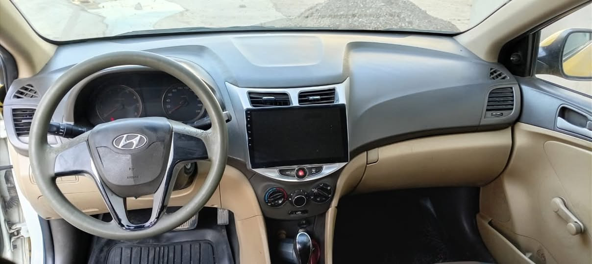 شباب اكسنت 2012كوري رقم نينوئ شرط التحويل
ضرر بل جاملع الوره بيها داخل شبر  طخم تاير جديد 

باتري جديد دوشمه كير مكينه شرط لا صرف ولا نفخ 

السعر 73بيها مجال قليل هاذا رقمي***********

العنوان اليمن رجمالتحويل

