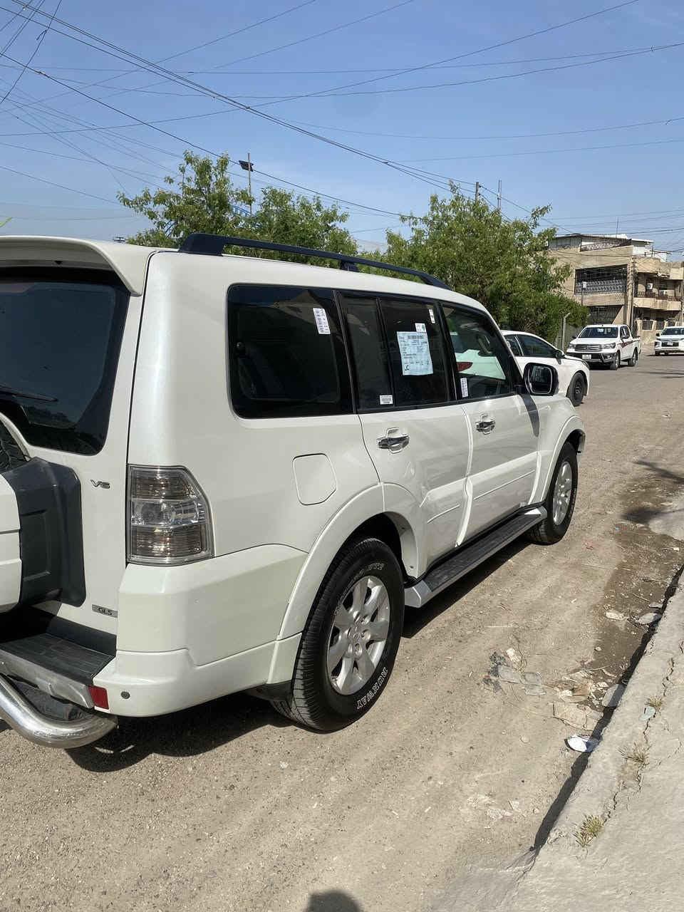 باجيرو موديل 14 حبتور مكفوله من الصبغ والبارد والسونار مرفق بالصور ماشيه 95 الف قابل للزياده السياره كامله من كل النواحي صدر امامي خلفي جديد تخم تاير وباتري جديد كلشي شغال بالسياره وجديد تبريد ممتاز داخل جديد شاشه كار بلي نسختين مفتاح لايت زنون اصلي زراك دعاميه كشن كهرباء فور ويل سلايت روف طكتين داخل جلد صحراوي تطعيم دشبول وستيرن صاج يدات ومري نكيل درع خلفي ختم باجيرو والسياره كامله من كل النواحي رقم بغداد مكان السياره حي الاعلام او البياع رقم صاحب السياره *********** ( السعر 15800$ ) وبيه مجال بسيط
